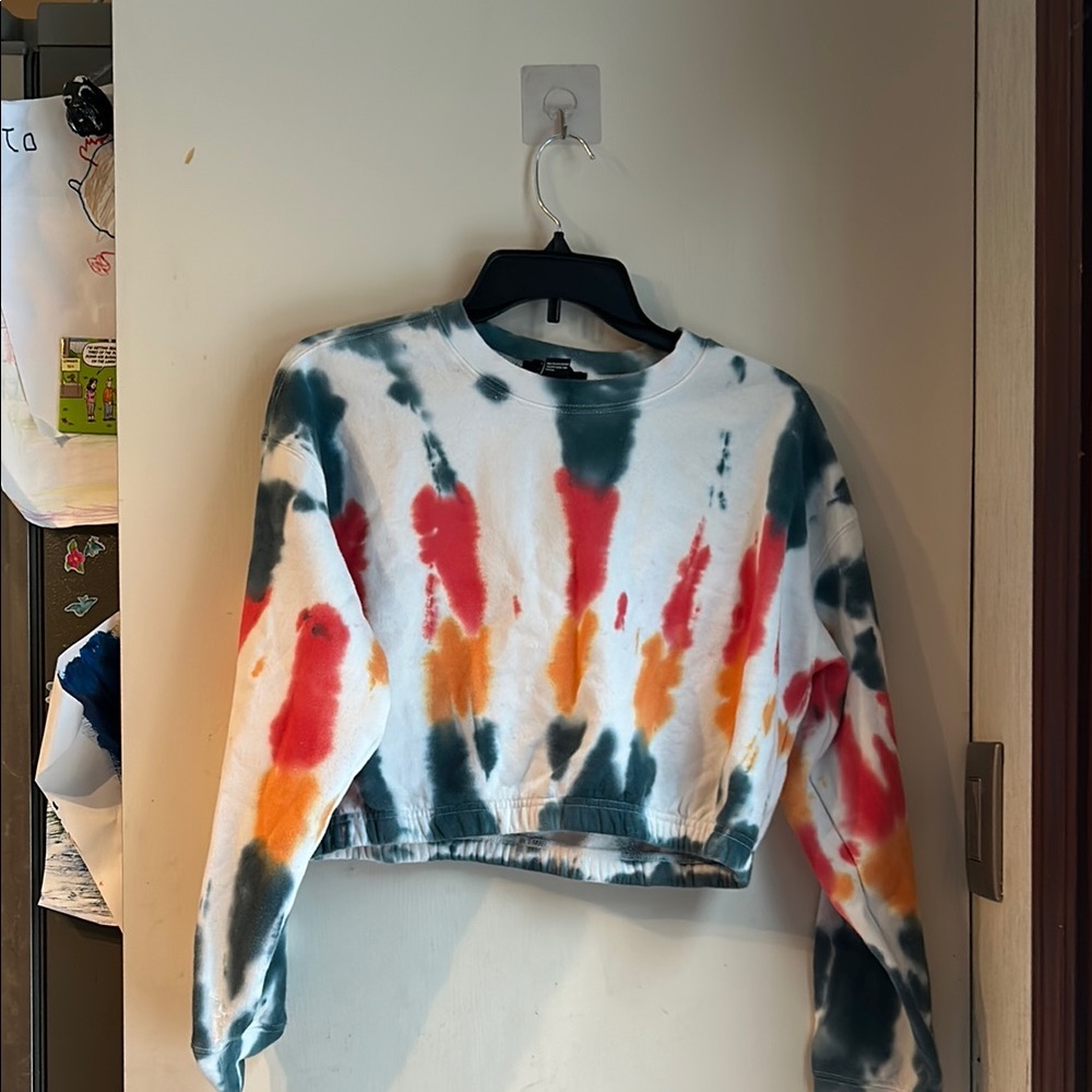 Forever 21 tie die cropped sweater
